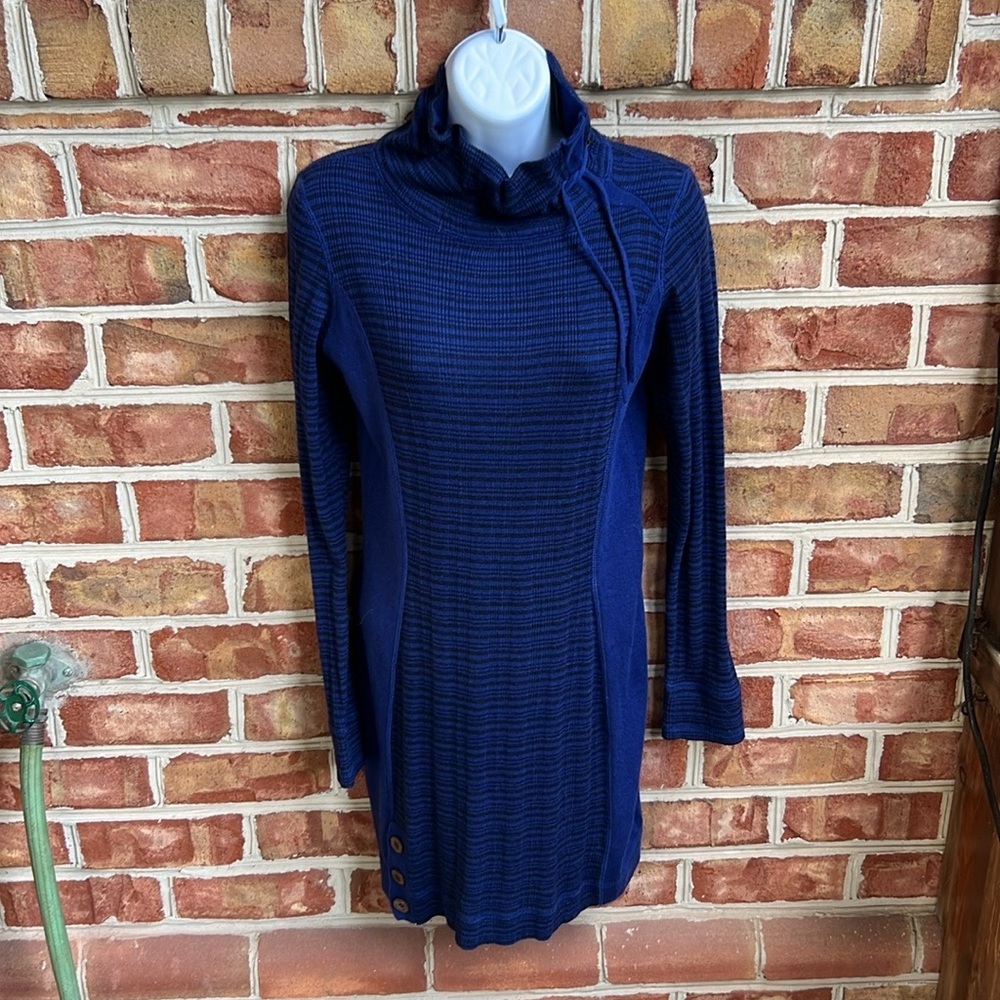 Prana long sleeve stripe blue knit sweater dress with tie & button detail small
